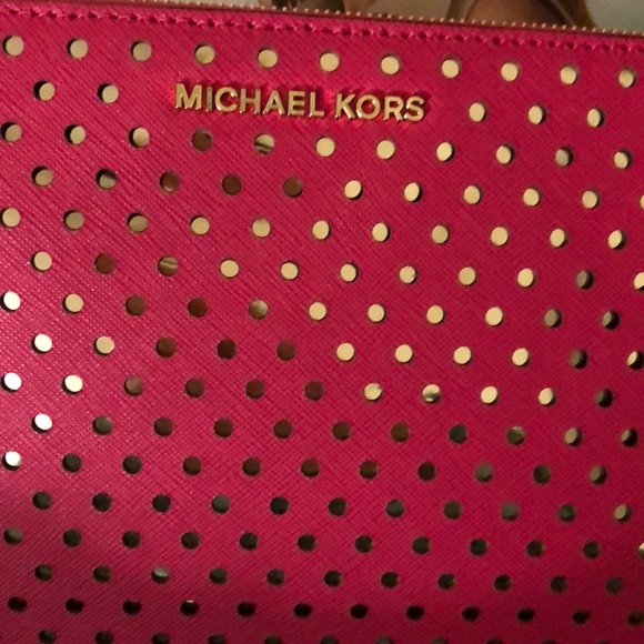 NWT Michael Kors Wristlet Ultra Pink - Picture 8 of 8